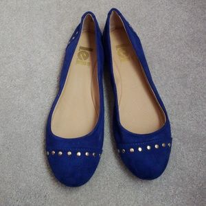 NWOT Electric blue studded flats